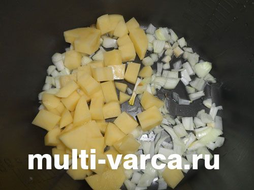 Морквяно-картопляний суп-пюре в мультиварці