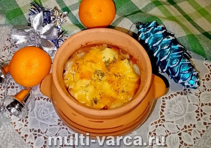 Печеня з картоплею та свининою в горщиках