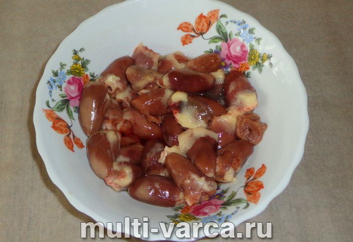 Печеня з курячими сердечками в мультиварці