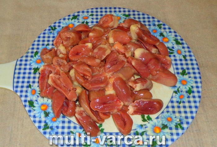 Печеня з курячими сердечками в мультиварці