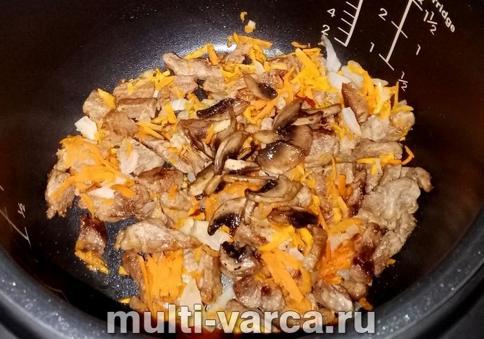 Печеня зі свинини з грибами