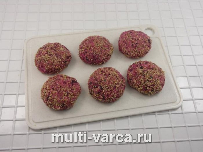 Пісні котлети з квасолею