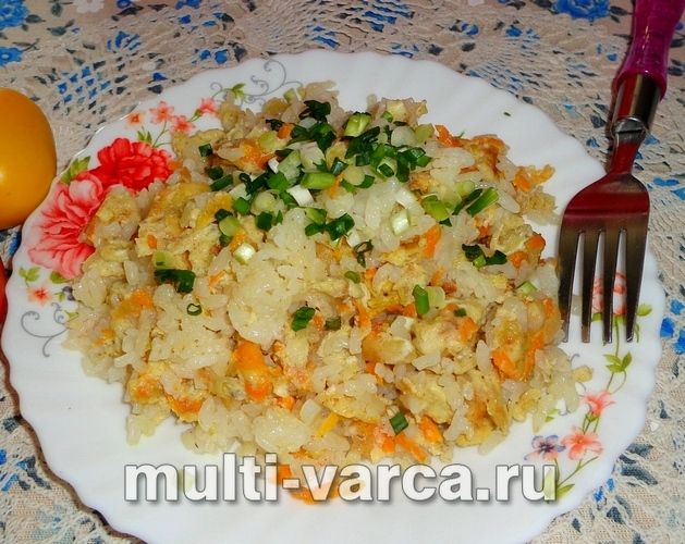 Рис із яйцем у мультиварці