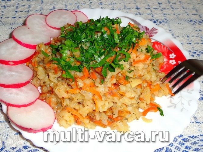 Рис у сметанному соусі в мультиварці
