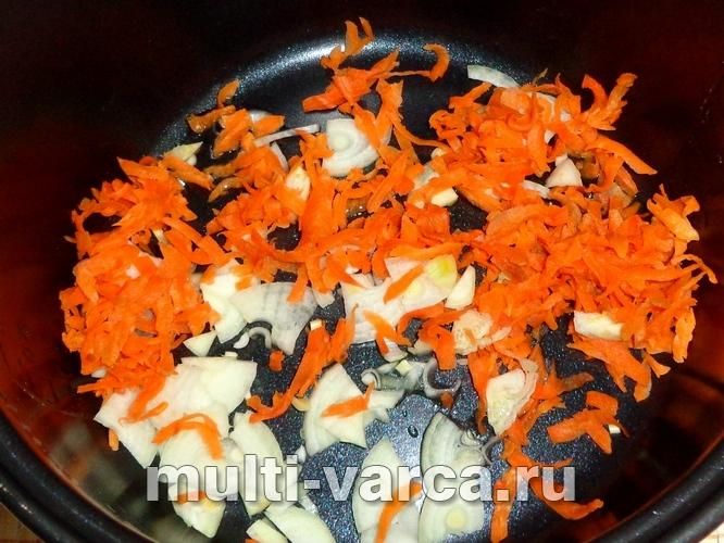 Рис у сметанному соусі в мультиварці