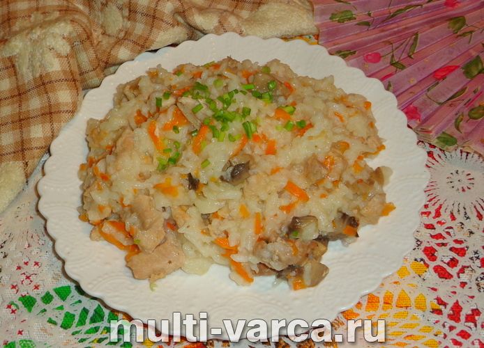 Ризото з грибами та куркою в мультиварці
