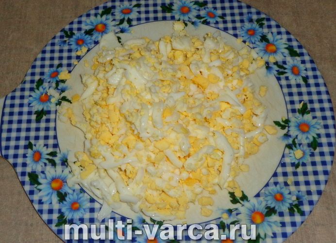 Рулет із лаваша з куркою, сиром і яйцем