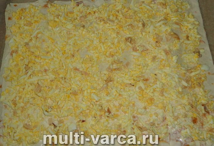 Рулет із лаваша з куркою, сиром і яйцем