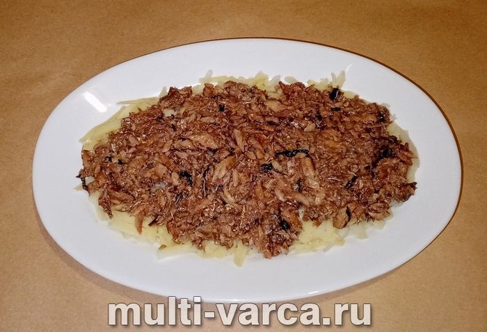 Салат «Шпроти під шубою»