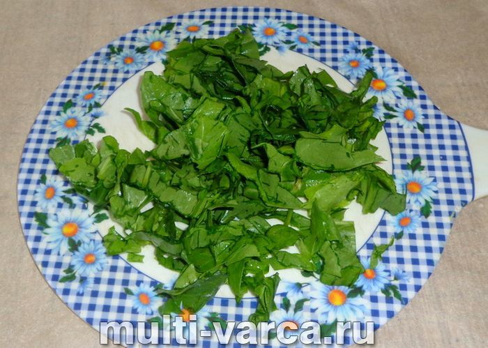 Шарлотка зі щавлем у мультиварці