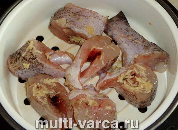 Щука на пару в мультиварці