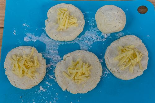 Сирні булочки з сиром