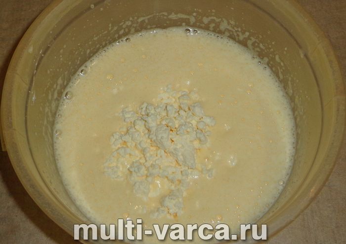 Сирний кекс із родзинками в мультиварці