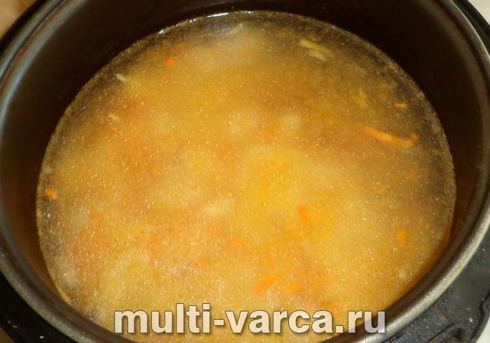 Сирний суп із ковбасою в мультиварці