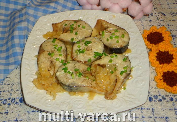 Скумбрія в сметані в мультиварці