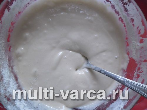 Смачний пиріг із чорносливом