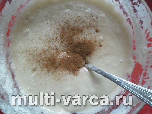 Смачний пиріг із чорносливом