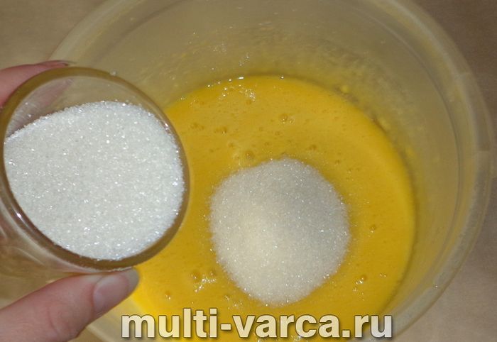 Сметанник зі згущеним молоком у мультиварці