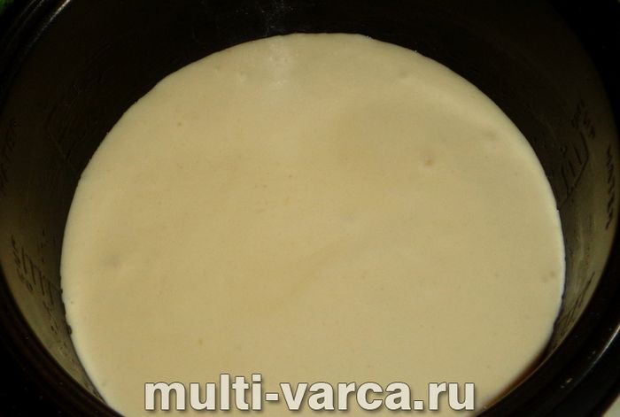 Сметанник зі згущеним молоком у мультиварці