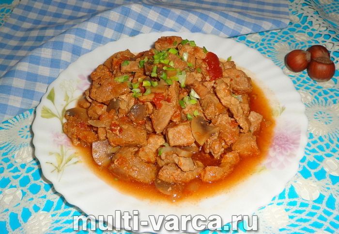 Свинина з печерицями в мультиварці