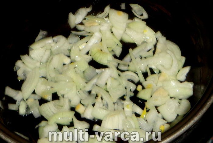 Свинина з печерицями в мультиварці