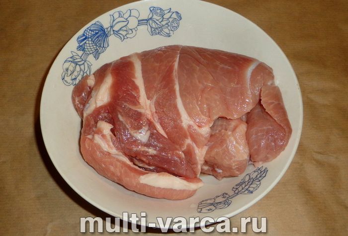 Свиняча лопатка в мультиварці