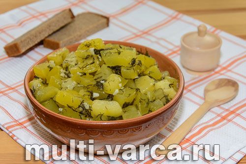 Тушковані кабачки з часником і кропом