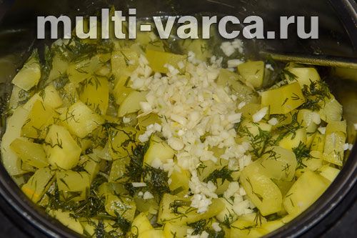 Тушковані кабачки з часником і кропом