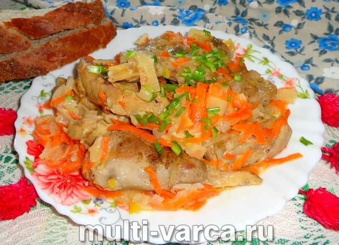 Тушкований кролик у сметані в мультиварці