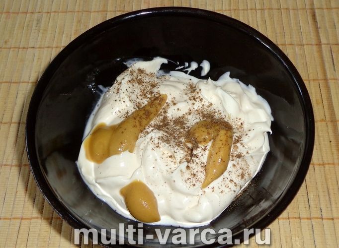Тушкований кролик у сметані в мультиварці