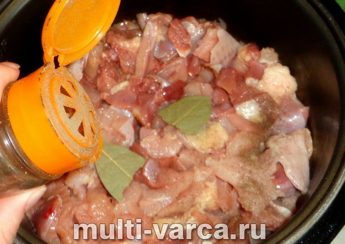 Тушонка з індички в мультиварці