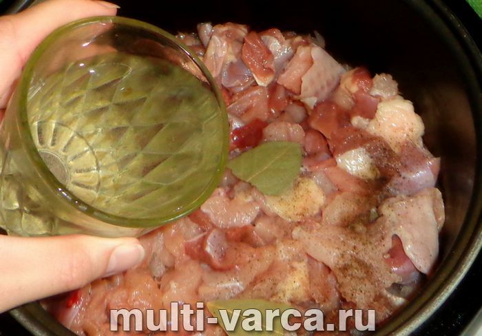 Тушонка з індички в мультиварці