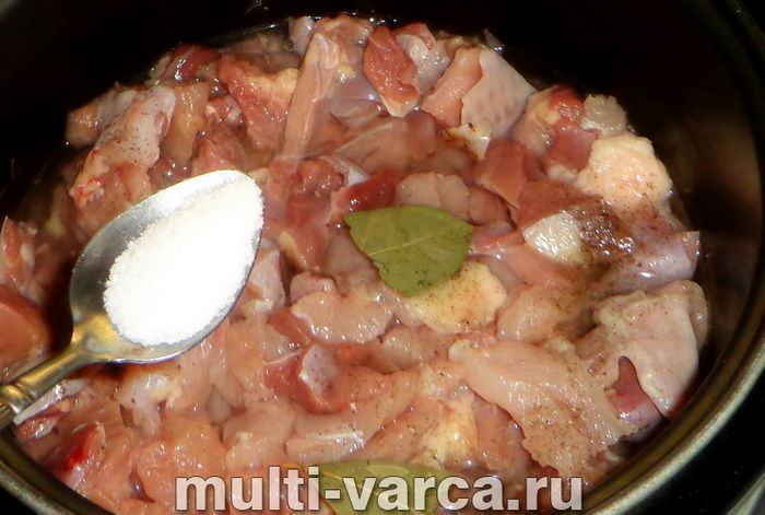 Тушонка з індички в мультиварці