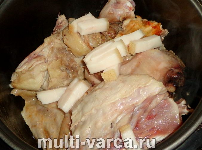 Тушонка з кролика в мультиварці