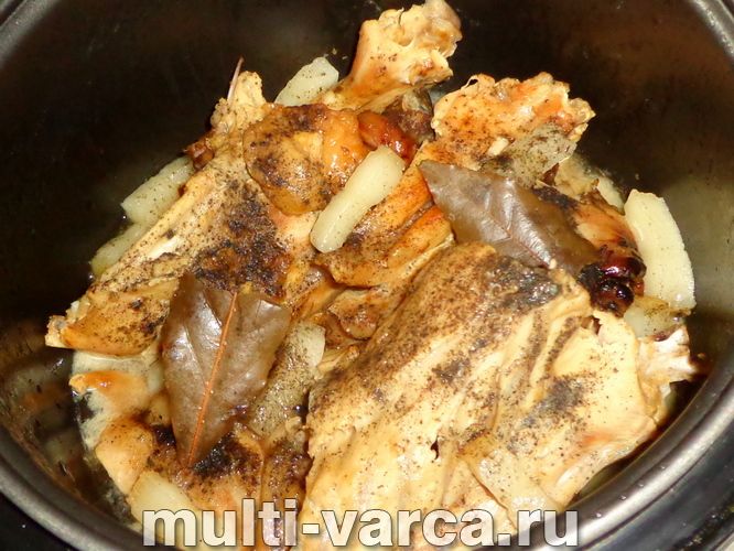 Тушонка з кролика в мультиварці
