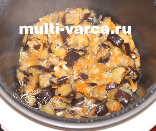 Баклажани тушковані в сметані в мультиварці