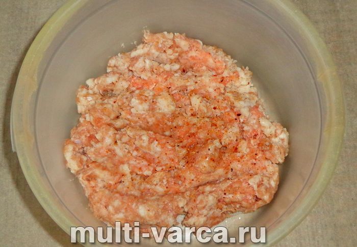 Биточки в соусі в мультиварці