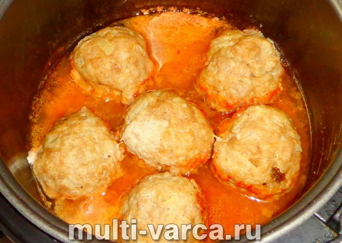 Биточки в соусі в мультиварці