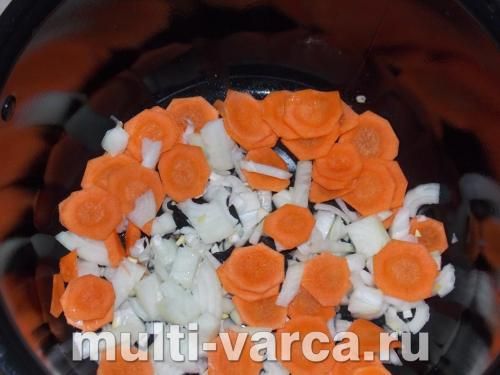 Болгарський перець, тушкований у томатно-овочевому соусі