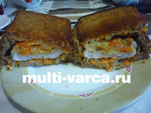 Гарячий бутерброд або сендвіч у мультиварці