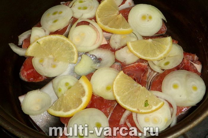 Горбуша з лимоном у мультиварці