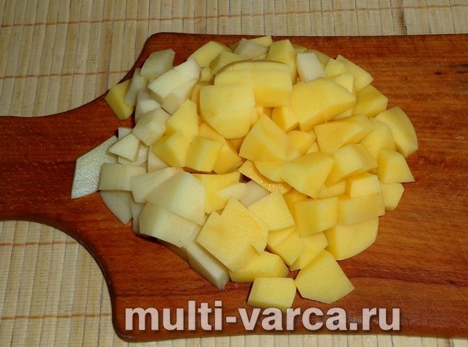 Гороховий суп із ковбасою в мультиварці