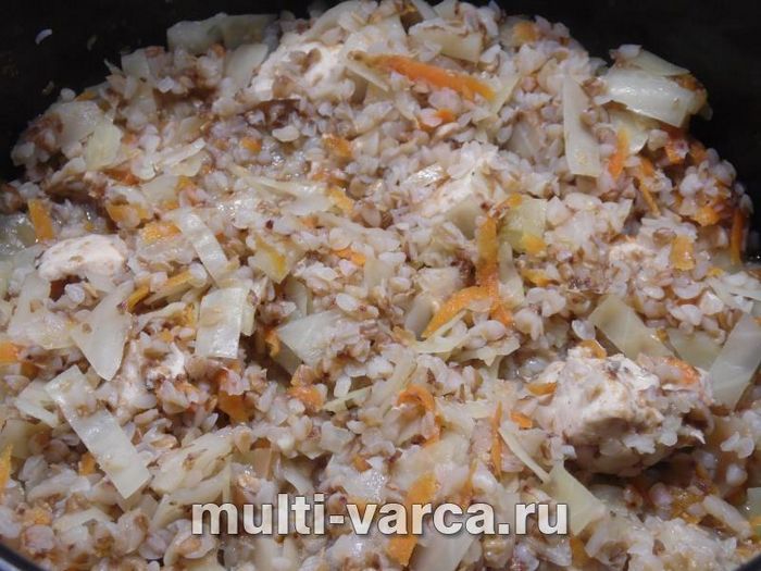 Гречка з куркою та капустою