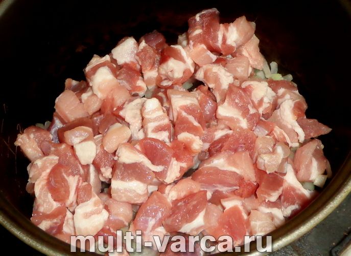 Грудинка тушкована в мультиварці