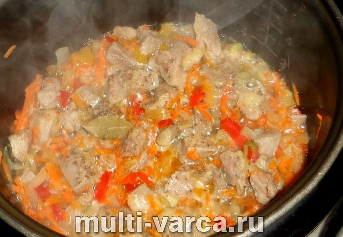 Індичка з перцем у мультиварці