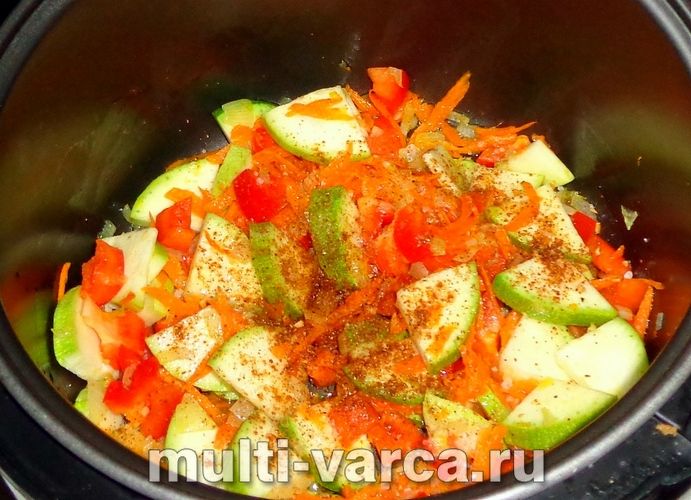 Кабачки з перцем у мультиварці