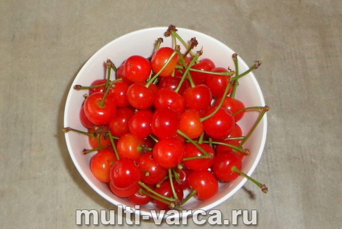Компот із вишні в мультиварці
