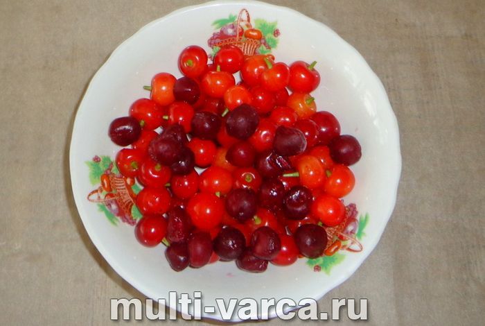 Компот із вишні в мультиварці
