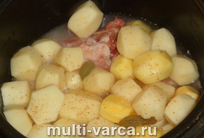 Кролик із картоплею в майонезі