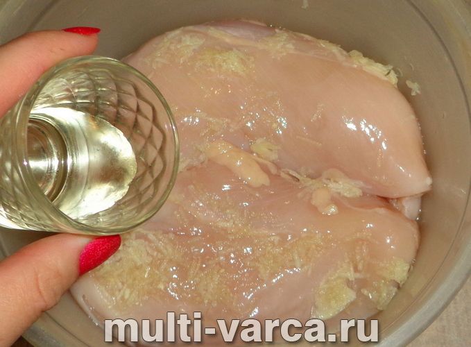 Куряча грудка в соєвому соусі в мультиварці